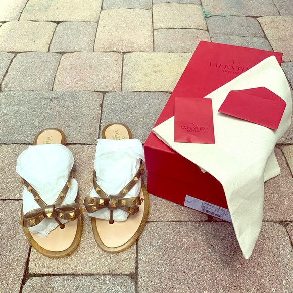 Bronze Valentino Rockstud Jelly Flip Flops EU 39 - Picture 2 of 7